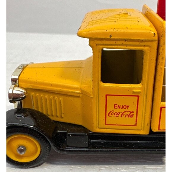 Vintage Coca Cola Die-Cast Metal Toy Vehicle by Lledo Boxed 1985 - Picture 4 of 14